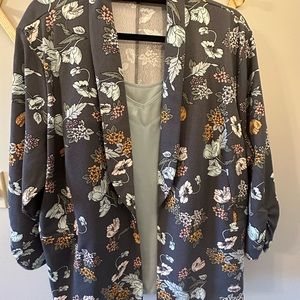 Women’s plus size blazer and cami,Maurice’s blazer sz 3 and cami sz 2 Excellent